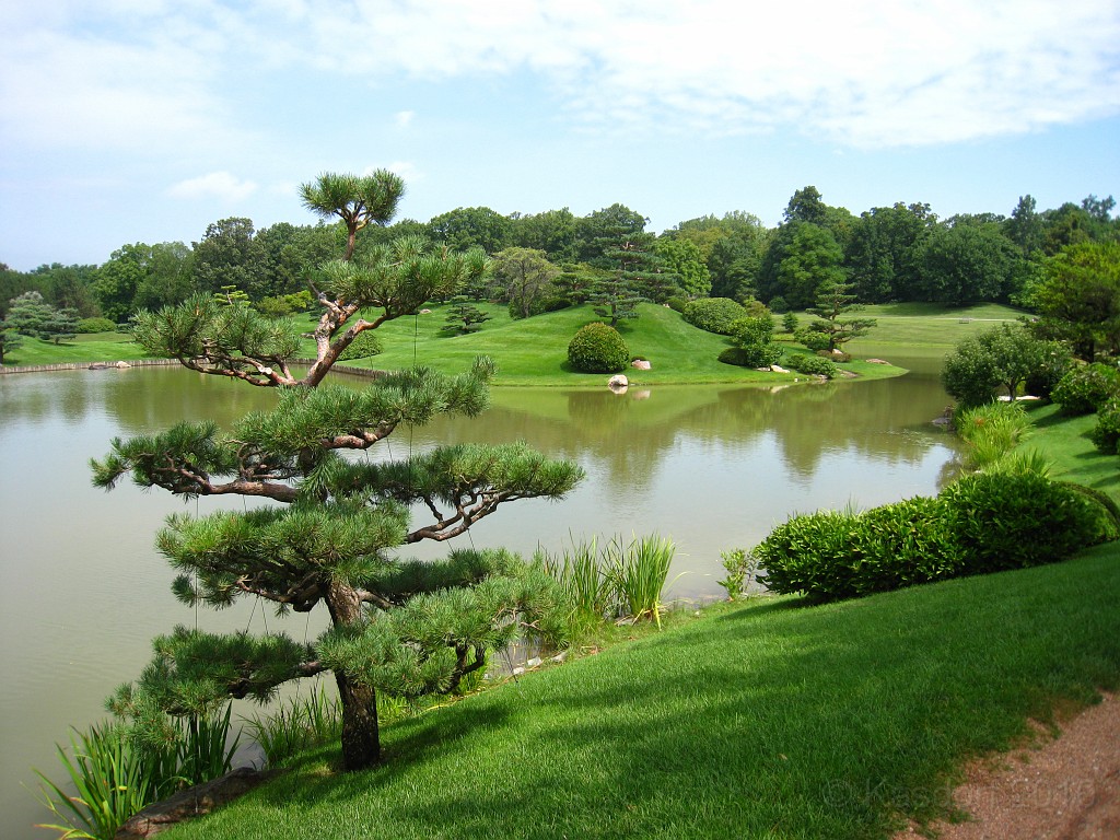 Botanical Gardens 2010 0295.jpg - The Chicago Botanic Gardens. Wear comfortable shoes, and be prepared to enjoy the landscape for a day.